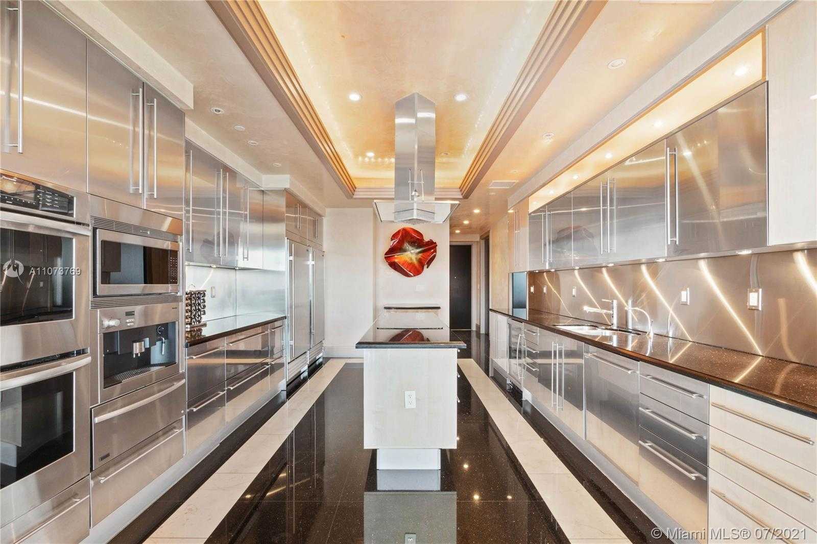 Small Image of 60 EDGEWATER DR #TS-E, Coral Gables Number 21