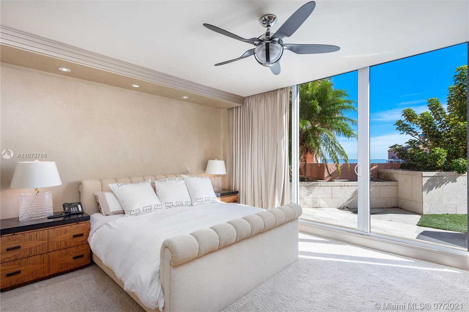 Small Image of 60 EDGEWATER DR #TS-E, Coral Gables Number 25