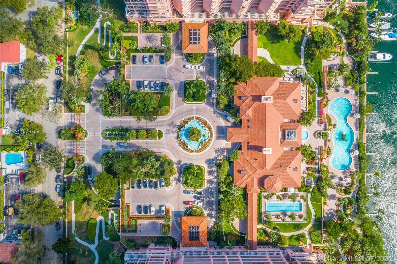 Small Image of 60 EDGEWATER DR #TS-E, Coral Gables Number 3