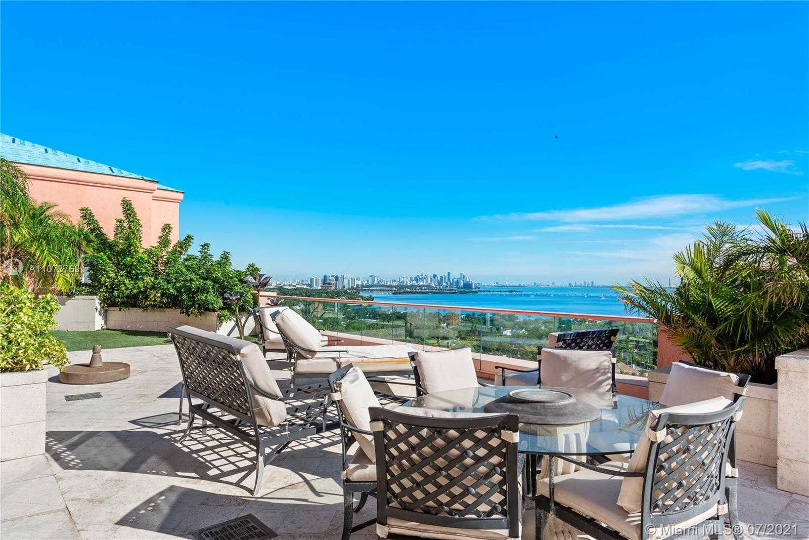 Small Image of 60 EDGEWATER DR #TS-E, Coral Gables Number 9