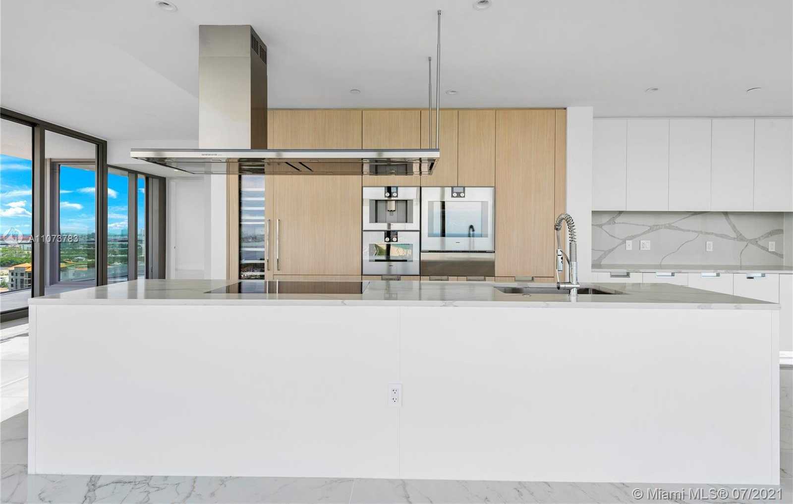 Small Image of 15701 COLLINS AVE #2205, Sunny Isles Beach Number 4