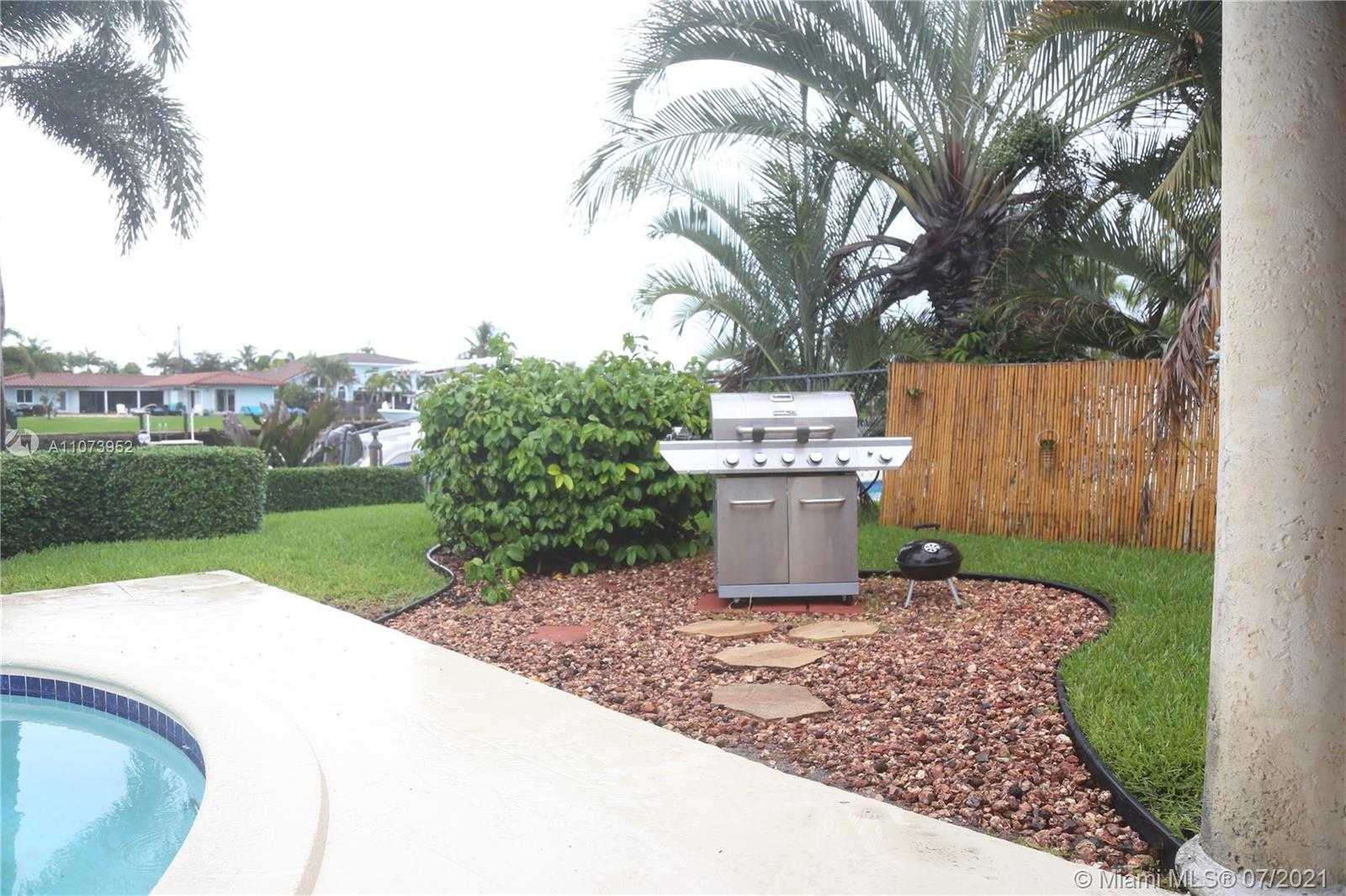 Small Image of 1221 SOUTH EAST 9TH AVE, Pompano Beach Number 3