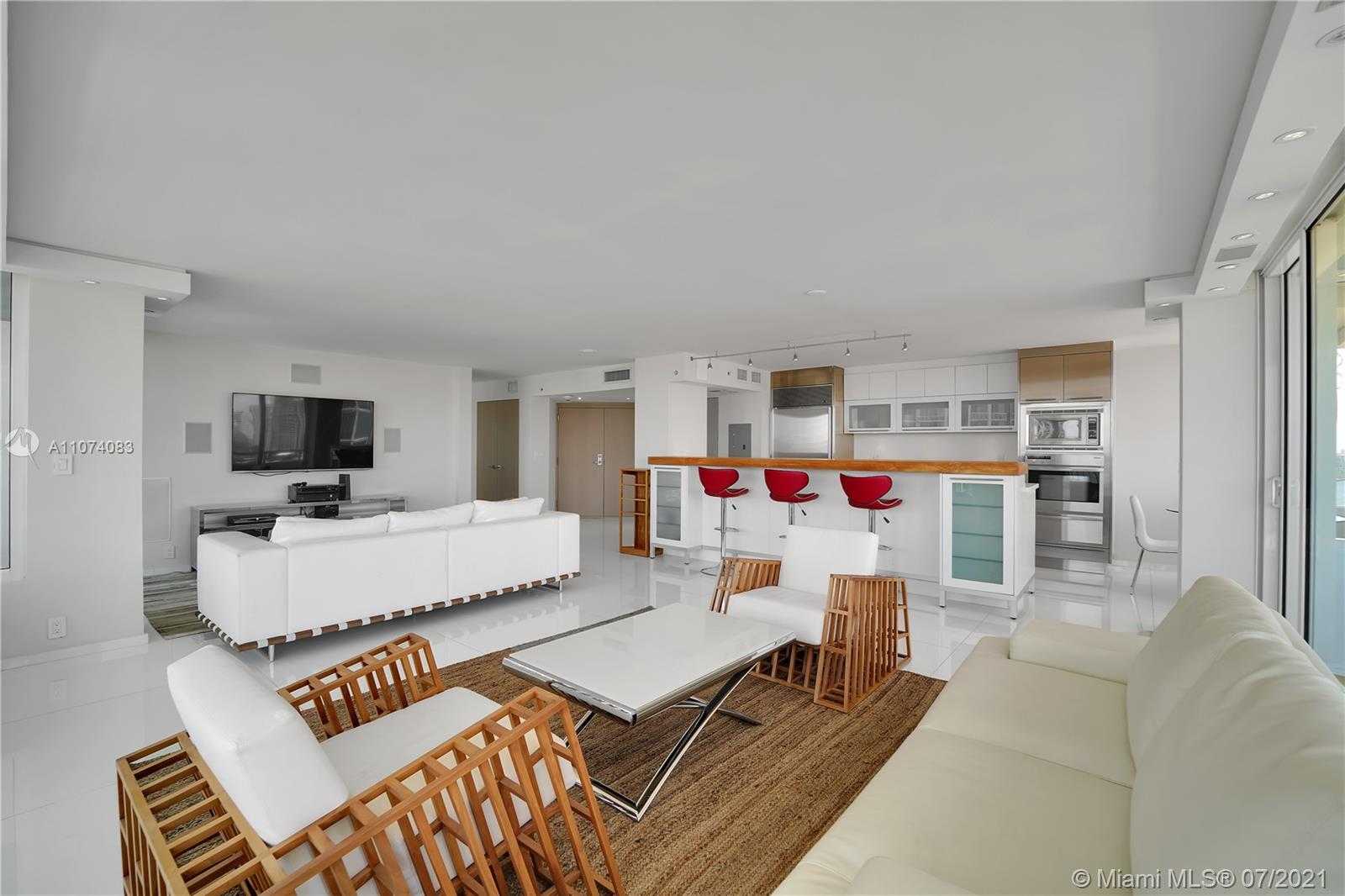 Small Image of 400 SOUTH POINTE DR #1510, Miami Beach Number 3