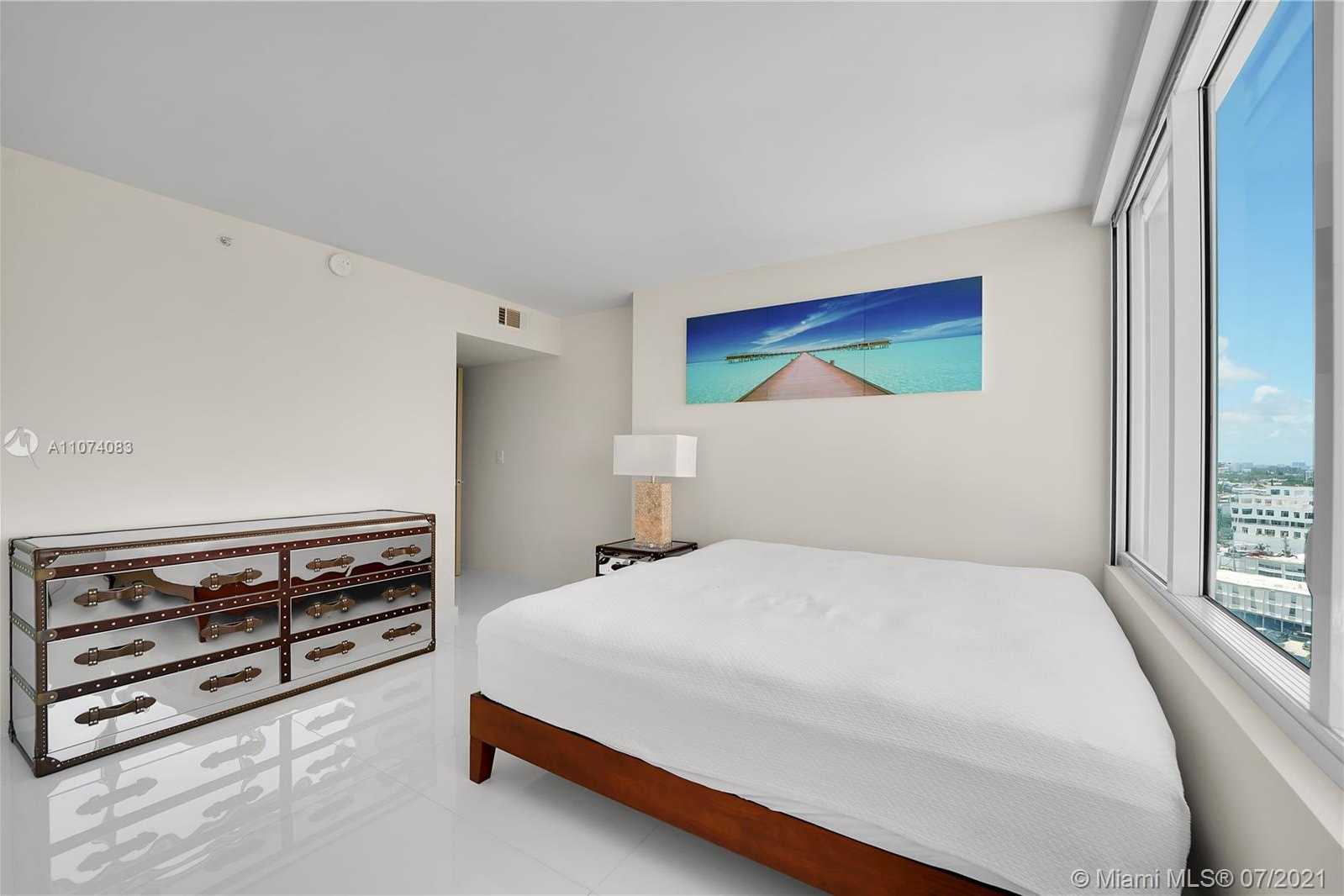 Small Image of 400 SOUTH POINTE DR #1510, Miami Beach Number 31
