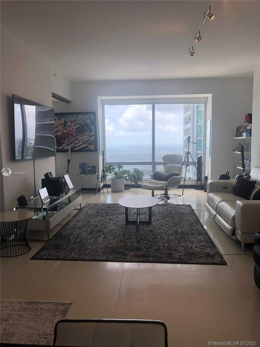Small Image of 1425 BRICKELL AV #52A, Miami Number 10