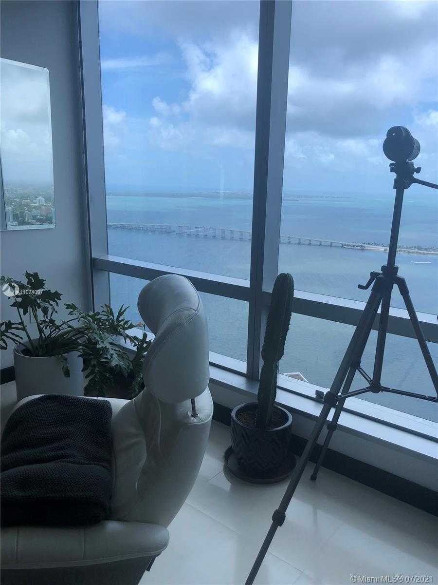 Small Image of 1425 BRICKELL AV #52A, Miami Number 12