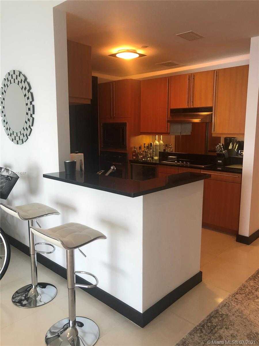 Small Image of 1425 BRICKELL AV #52A, Miami Number 13