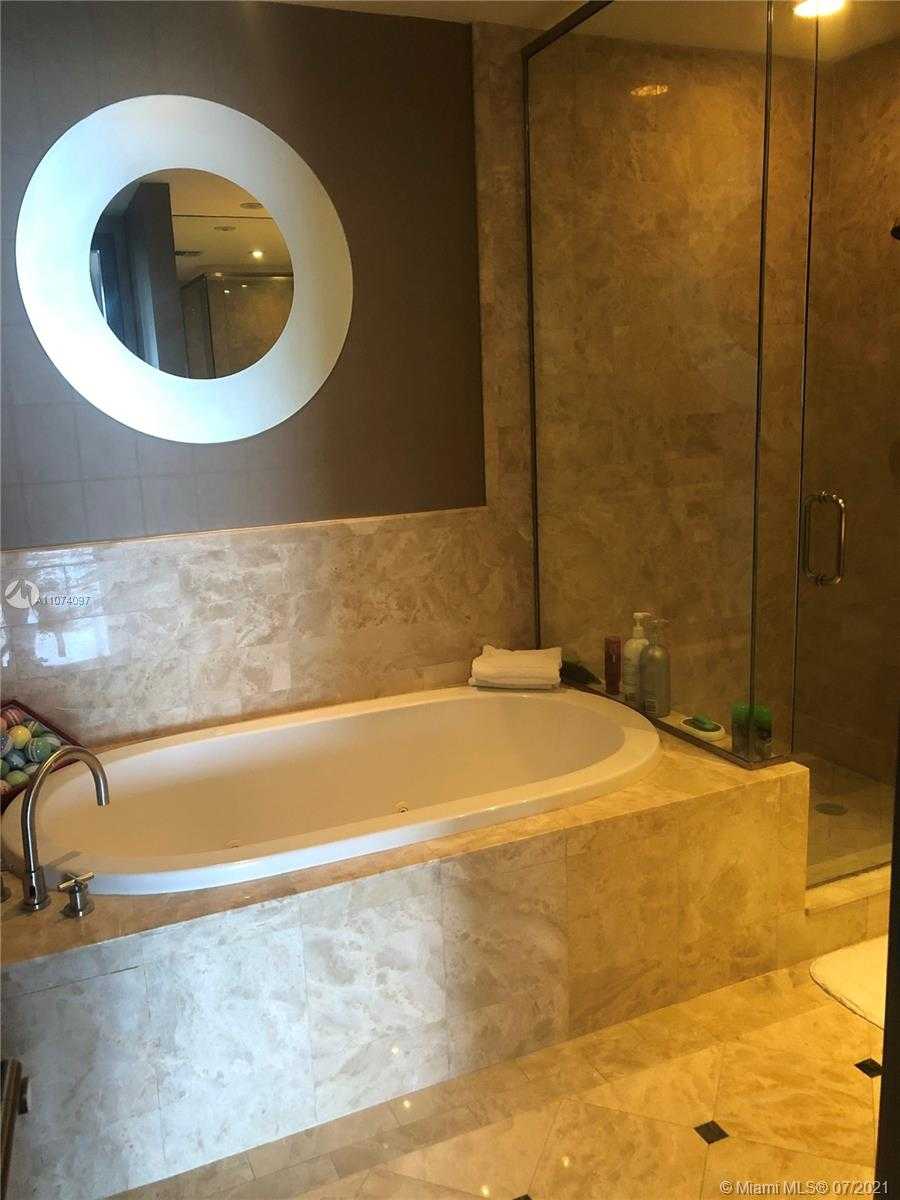 Small Image of 1425 BRICKELL AV #52A, Miami Number 23