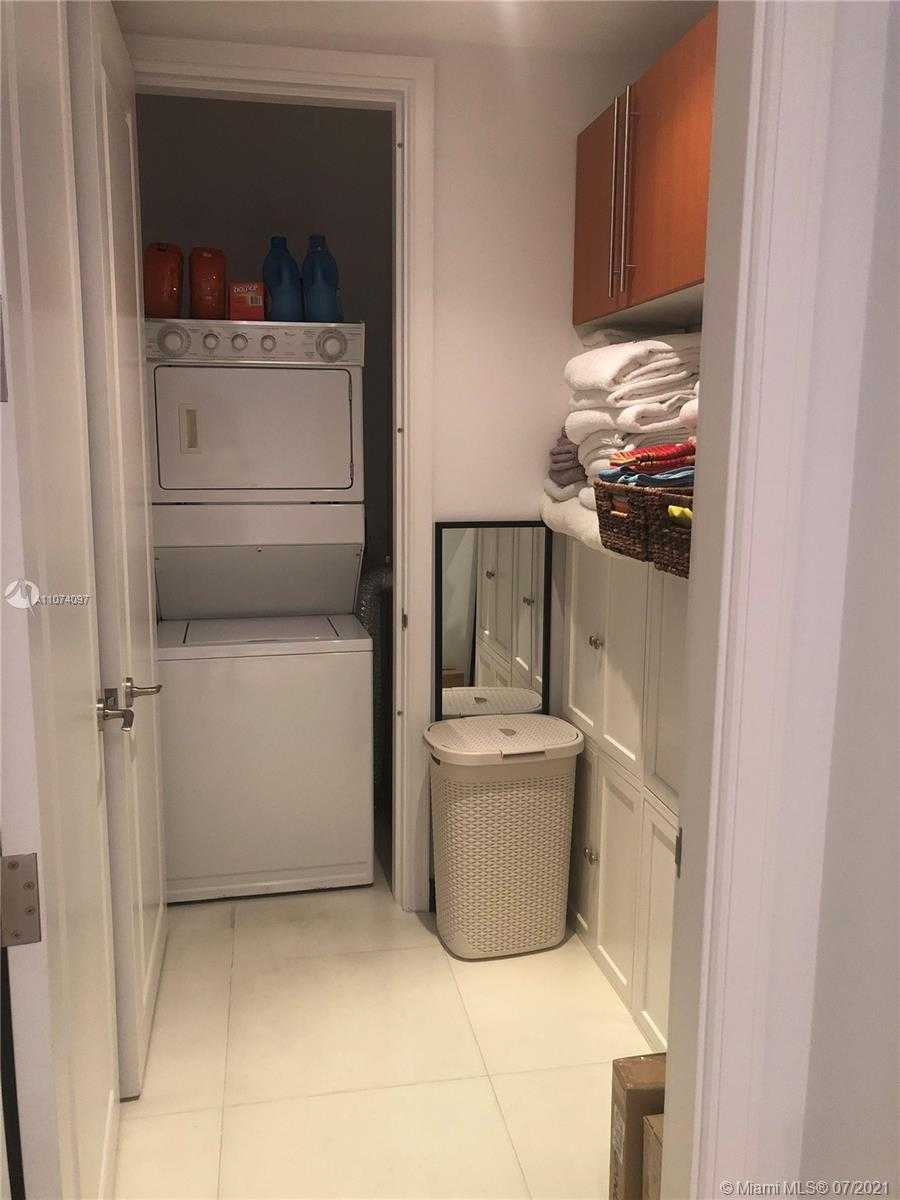Small Image of 1425 BRICKELL AV #52A, Miami Number 24