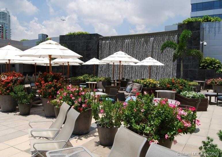 Small Image of 1425 BRICKELL AV #52A, Miami Number 7