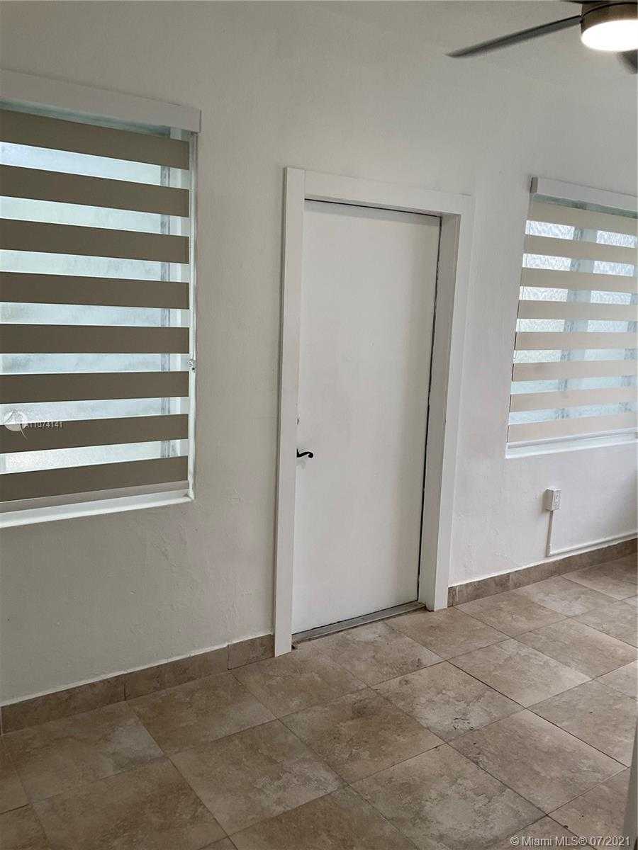 Small Image of 16 ALCANTARRA AVE, Coral Gables Number 19