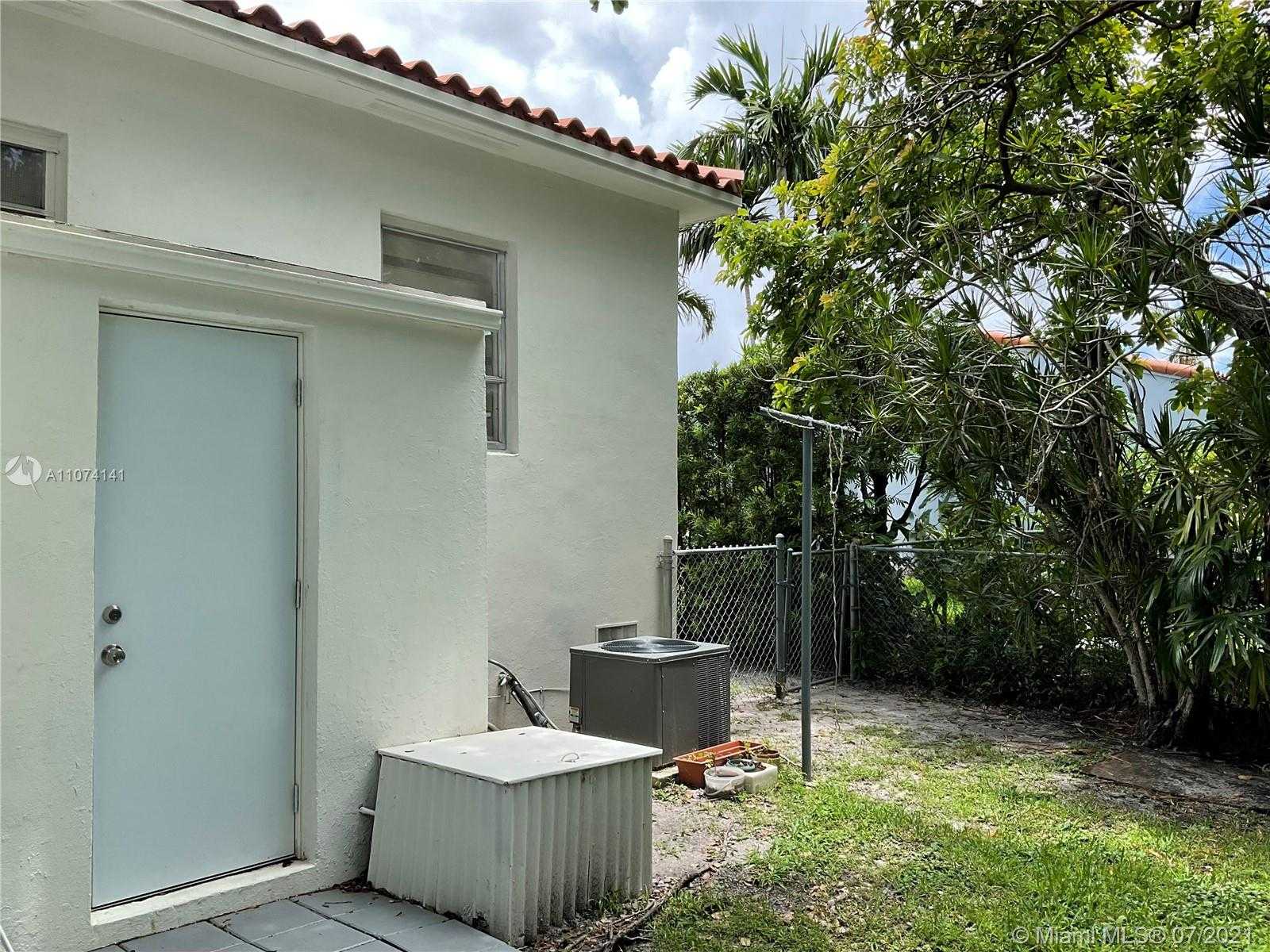 Small Image of 16 ALCANTARRA AVE, Coral Gables Number 20