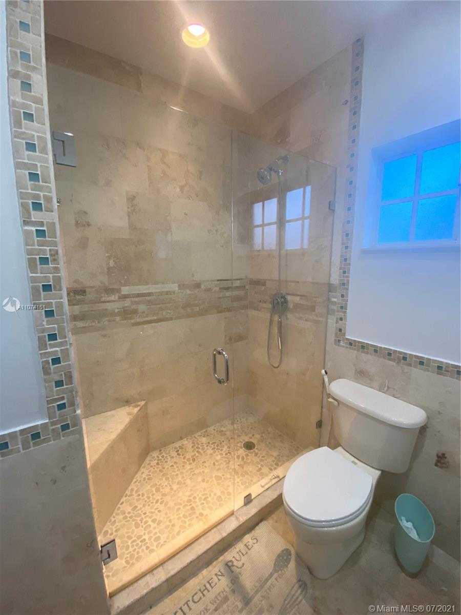 Small Image of 17001 NORTH WEST 89TH AVE, Hialeah Number 10