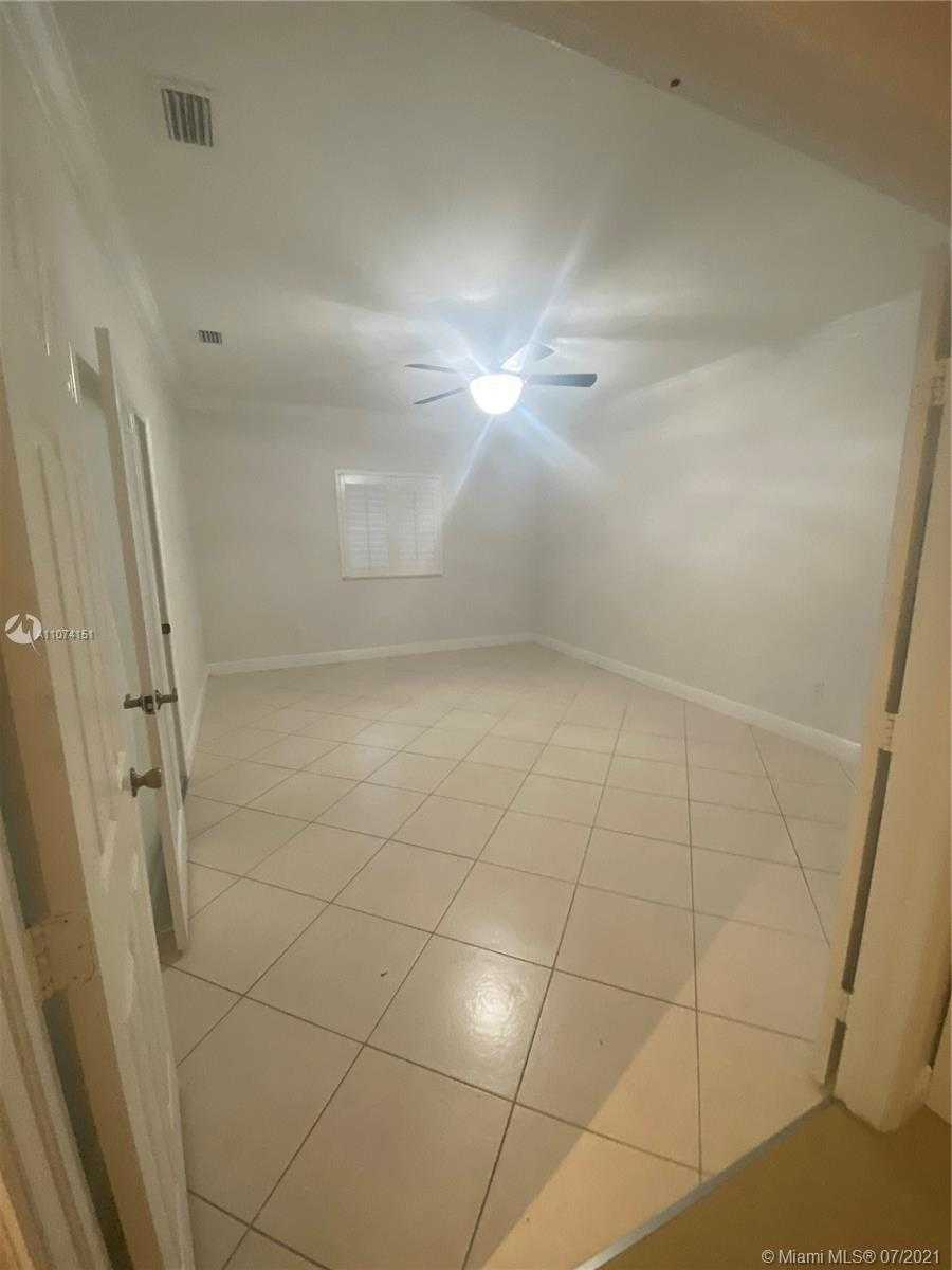 Small Image of 17001 NORTH WEST 89TH AVE, Hialeah Number 13