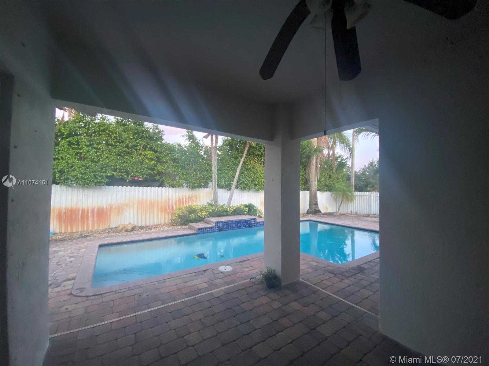Small Image of 17001 NORTH WEST 89TH AVE, Hialeah Number 18