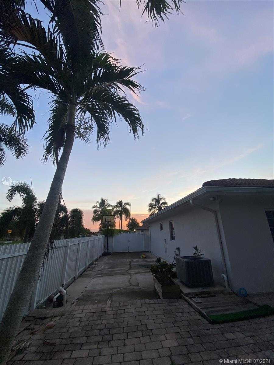 Small Image of 17001 NORTH WEST 89TH AVE, Hialeah Number 20