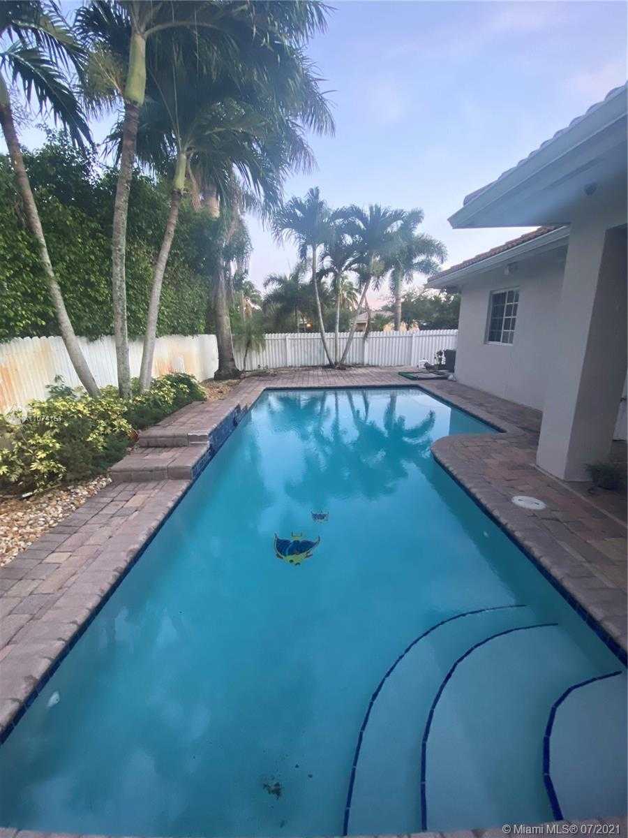 Small Image of 17001 NORTH WEST 89TH AVE, Hialeah Number 21