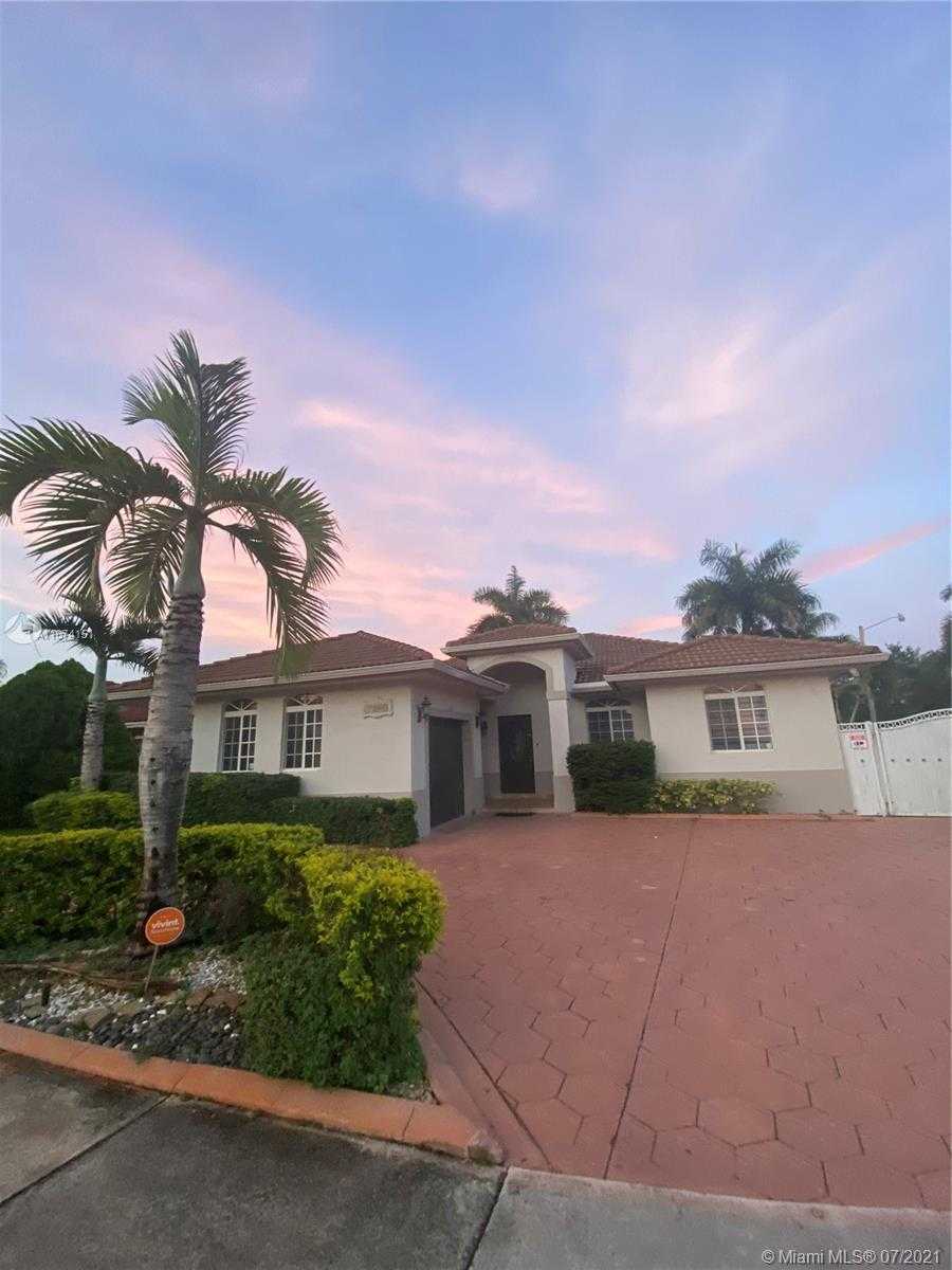 Small Image of 17001 NORTH WEST 89TH AVE, Hialeah Number 25