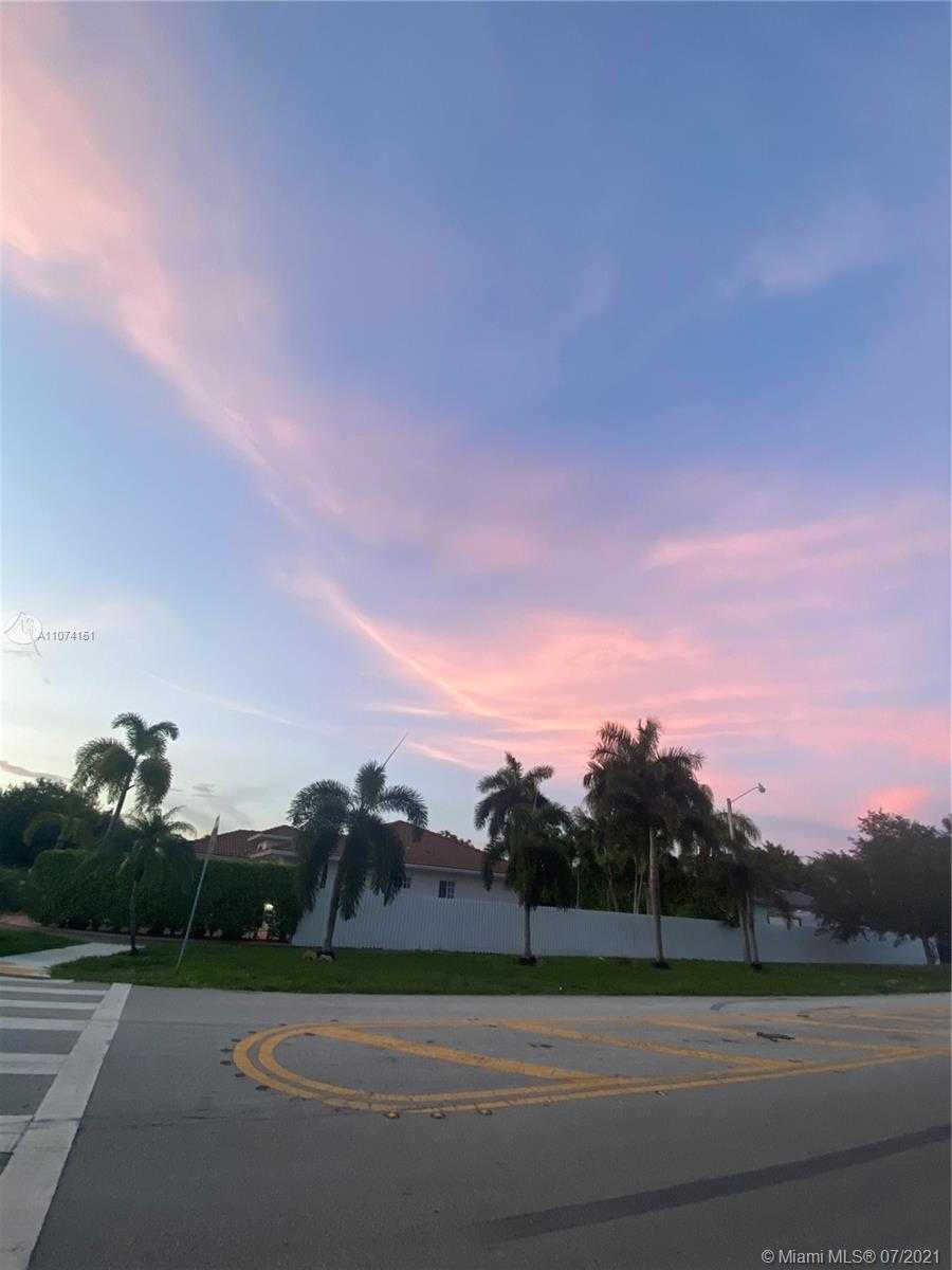 Small Image of 17001 NORTH WEST 89TH AVE, Hialeah Number 26