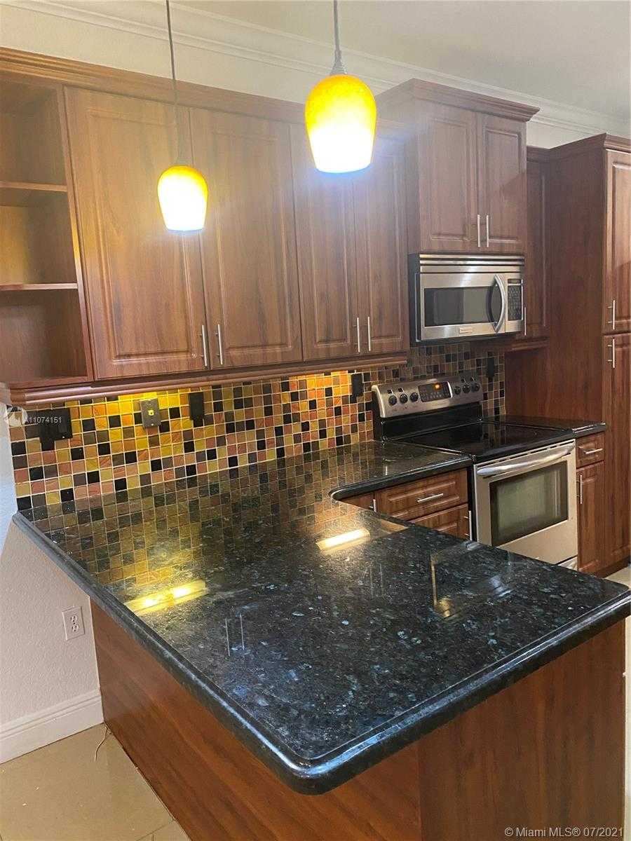 Small Image of 17001 NORTH WEST 89TH AVE, Hialeah Number 5