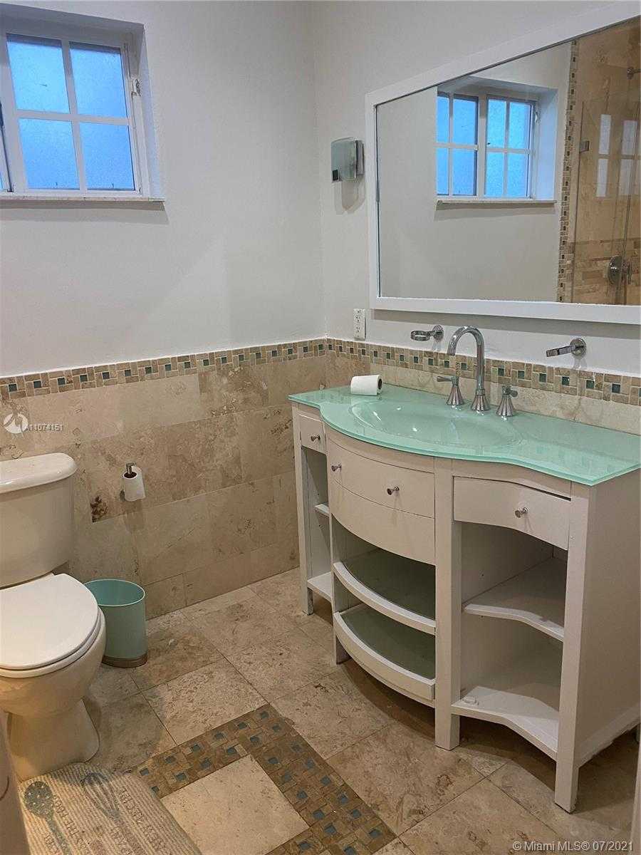 Small Image of 17001 NORTH WEST 89TH AVE, Hialeah Number 8
