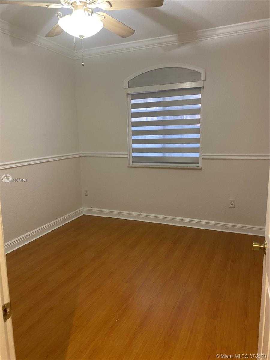 Small Image of 17001 NORTH WEST 89TH AVE, Hialeah Number 9
