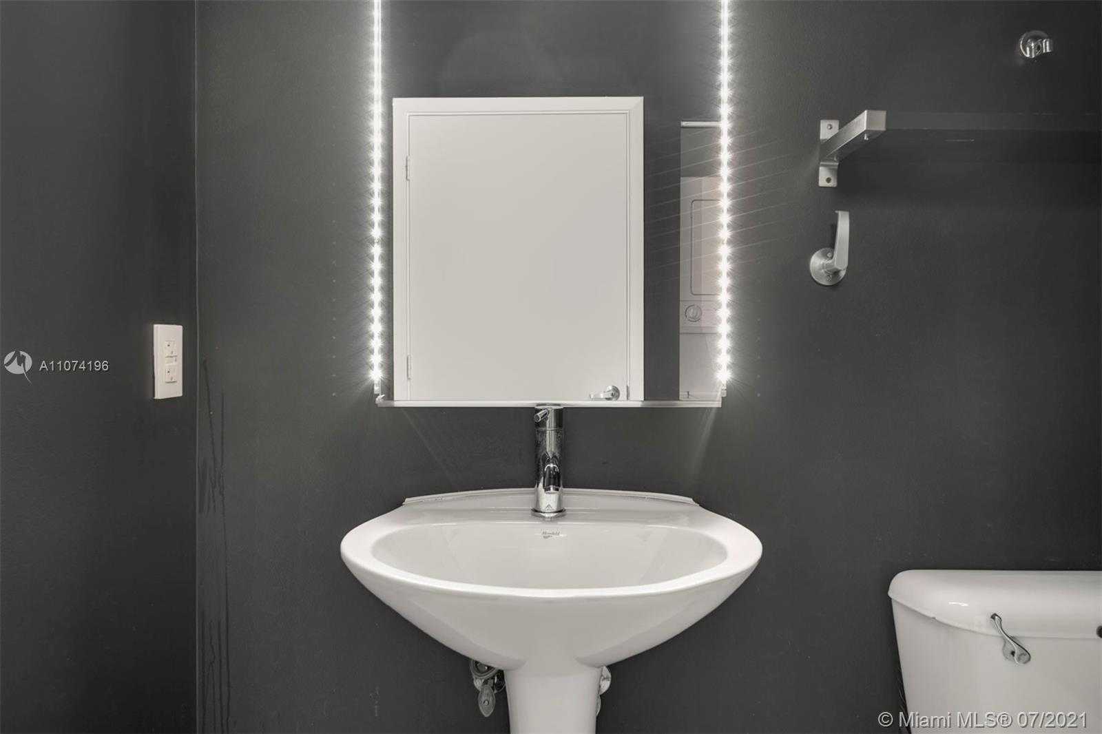Small Image of 888 BISCAYNE BLVD #5602, Miami Number 23