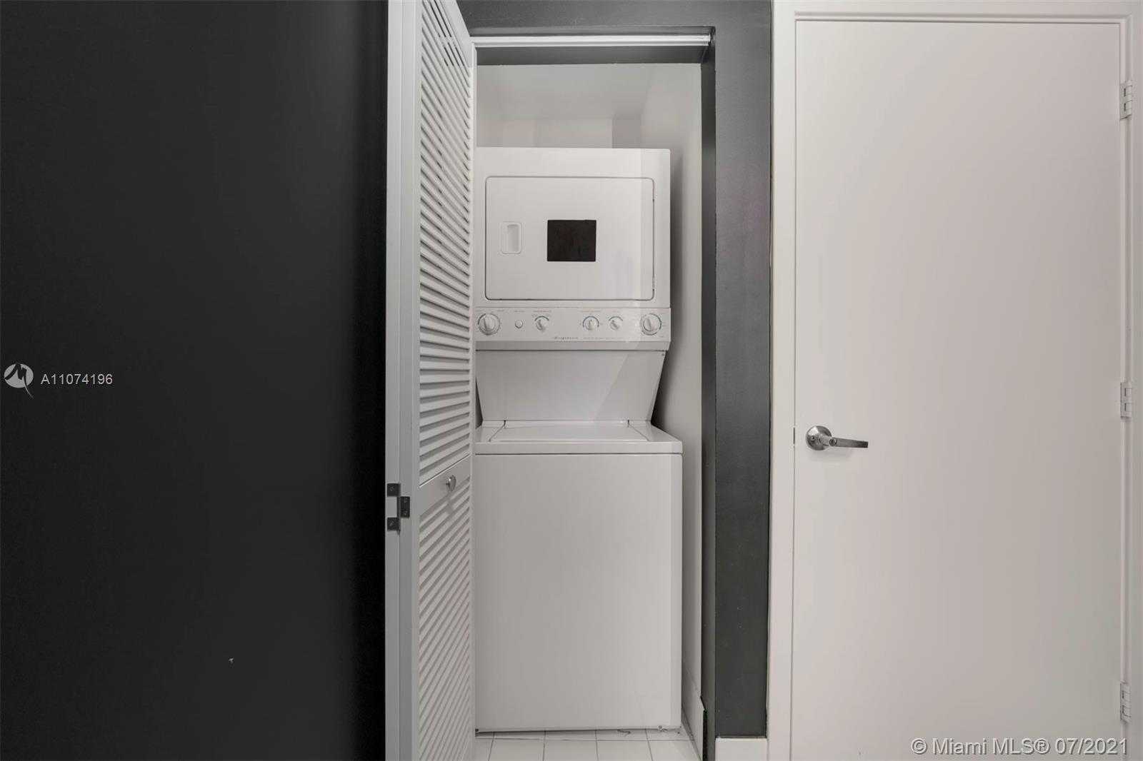 Small Image of 888 BISCAYNE BLVD #5602, Miami Number 24