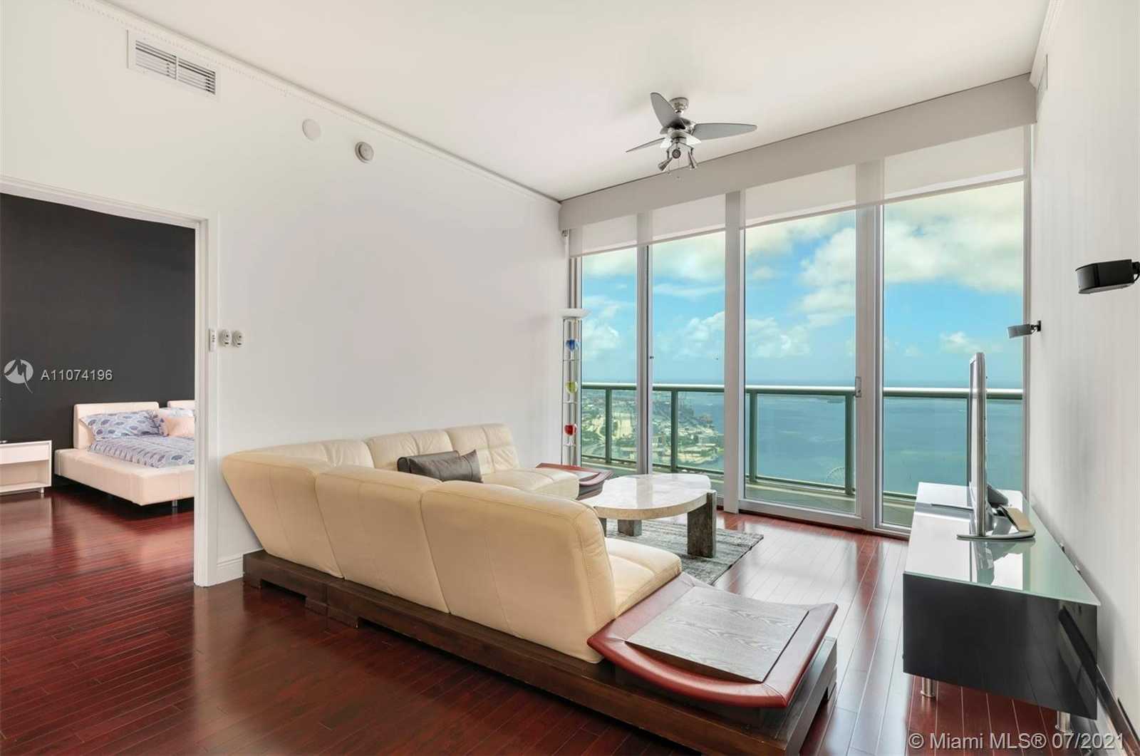 Small Image of 888 BISCAYNE BLVD #5602, Miami Number 4