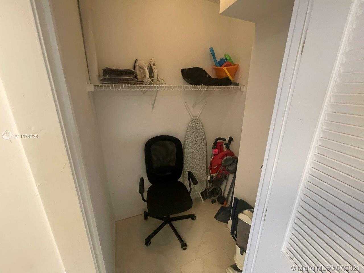 Small Image of 2301 Collins Ave, Miami Beach, FL 33139, USA Number 12