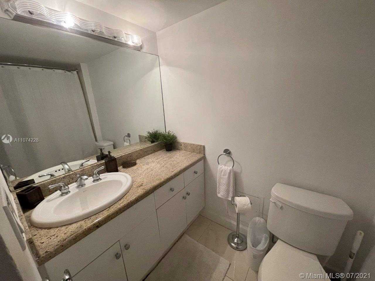 Small Image of 2301 Collins Ave, Miami Beach, FL 33139, USA Number 4