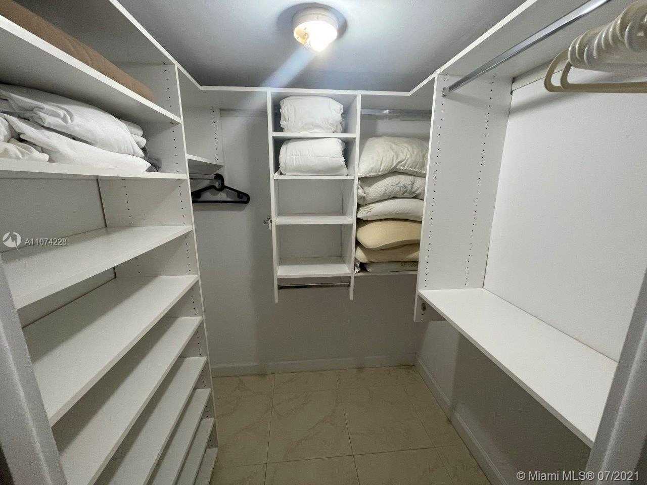 Small Image of 2301 Collins Ave, Miami Beach, FL 33139, USA Number 8