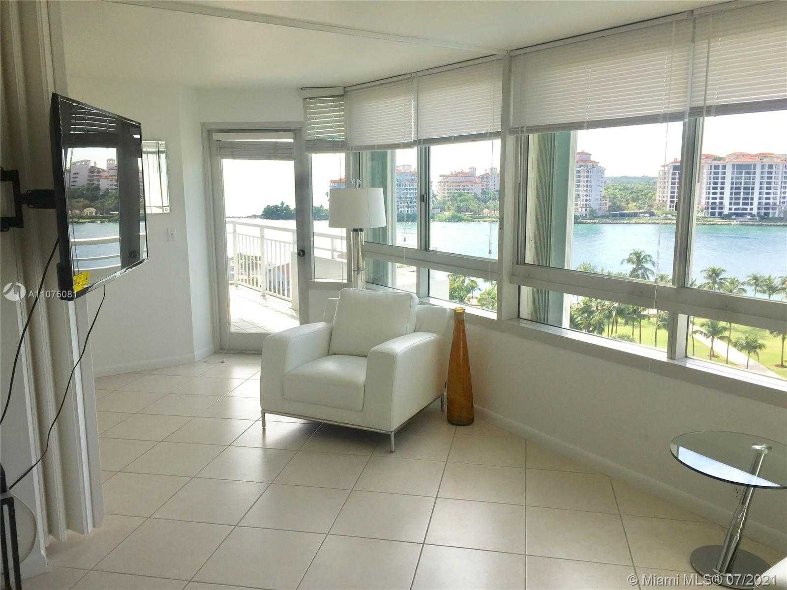 Small Image of 400 SOUTH POINTE DR #1005, Miami Beach Number 3