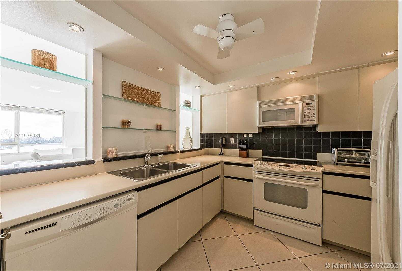 Small Image of 400 SOUTH POINTE DR #1005, Miami Beach Number 7