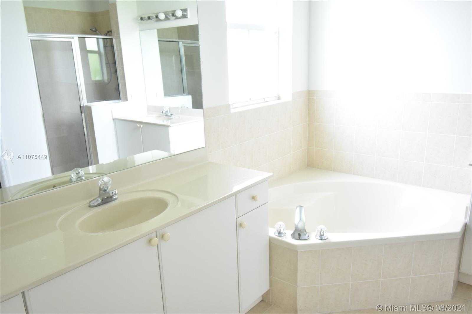 Small Image of 11413 SOUTH WEST 137TH PSGE, Miami Number 22