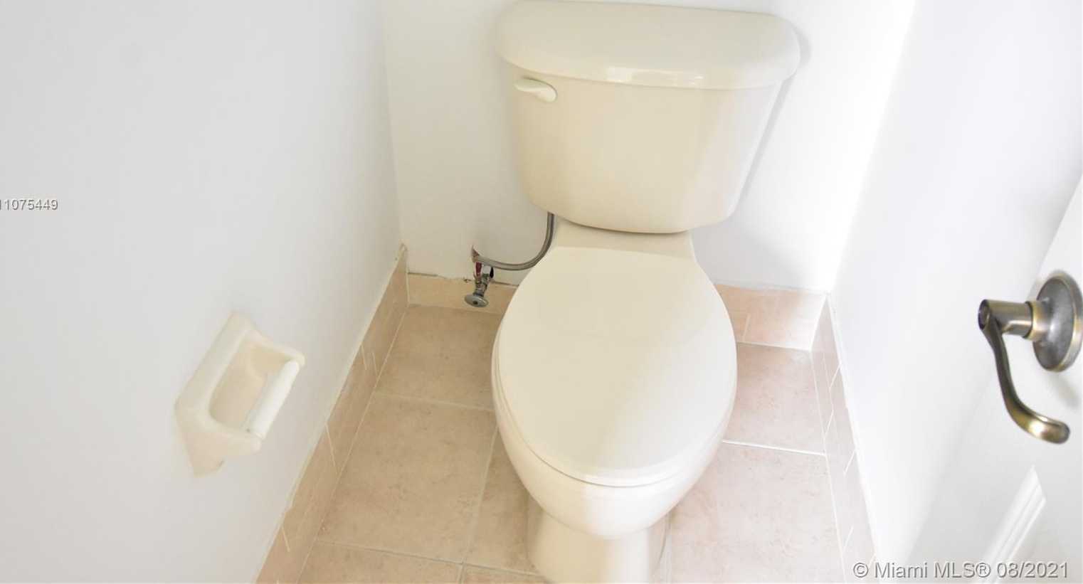 Small Image of 11413 SOUTH WEST 137TH PSGE, Miami Number 23