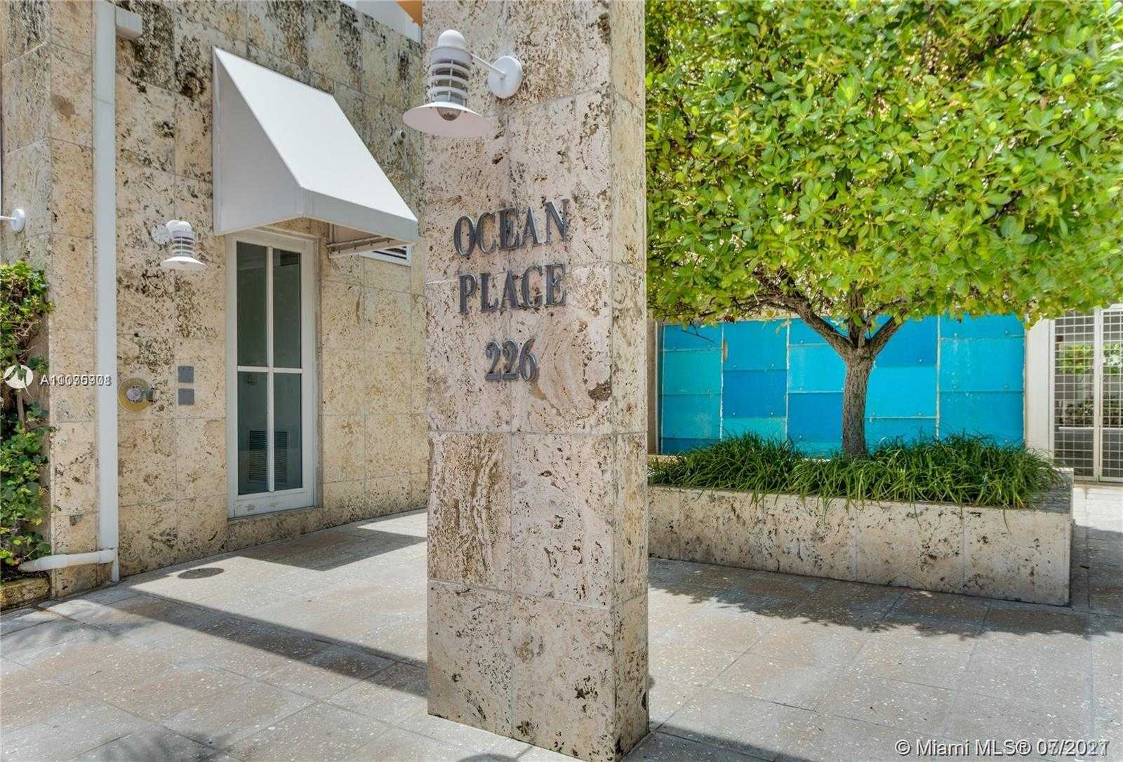 Small Image of 225 COLLINS AVE #4K, Miami Beach Number 2