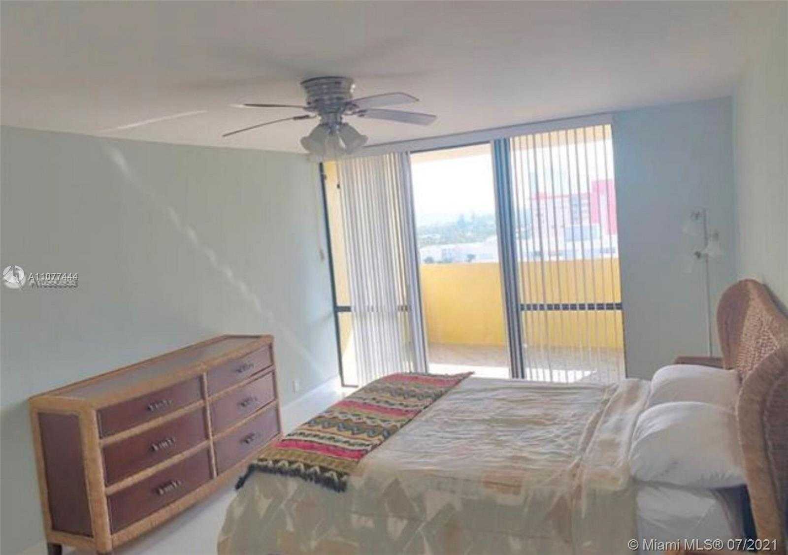 Small Image of 2017 SOUTH OCEAN DR #PH4, Hallandale Beach Number 10