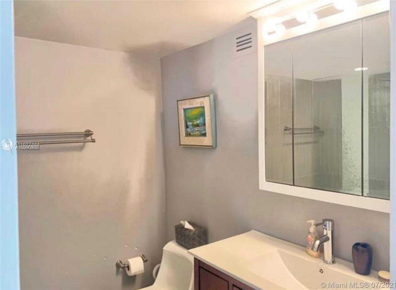 Small Image of 2017 SOUTH OCEAN DR #PH4, Hallandale Beach Number 13