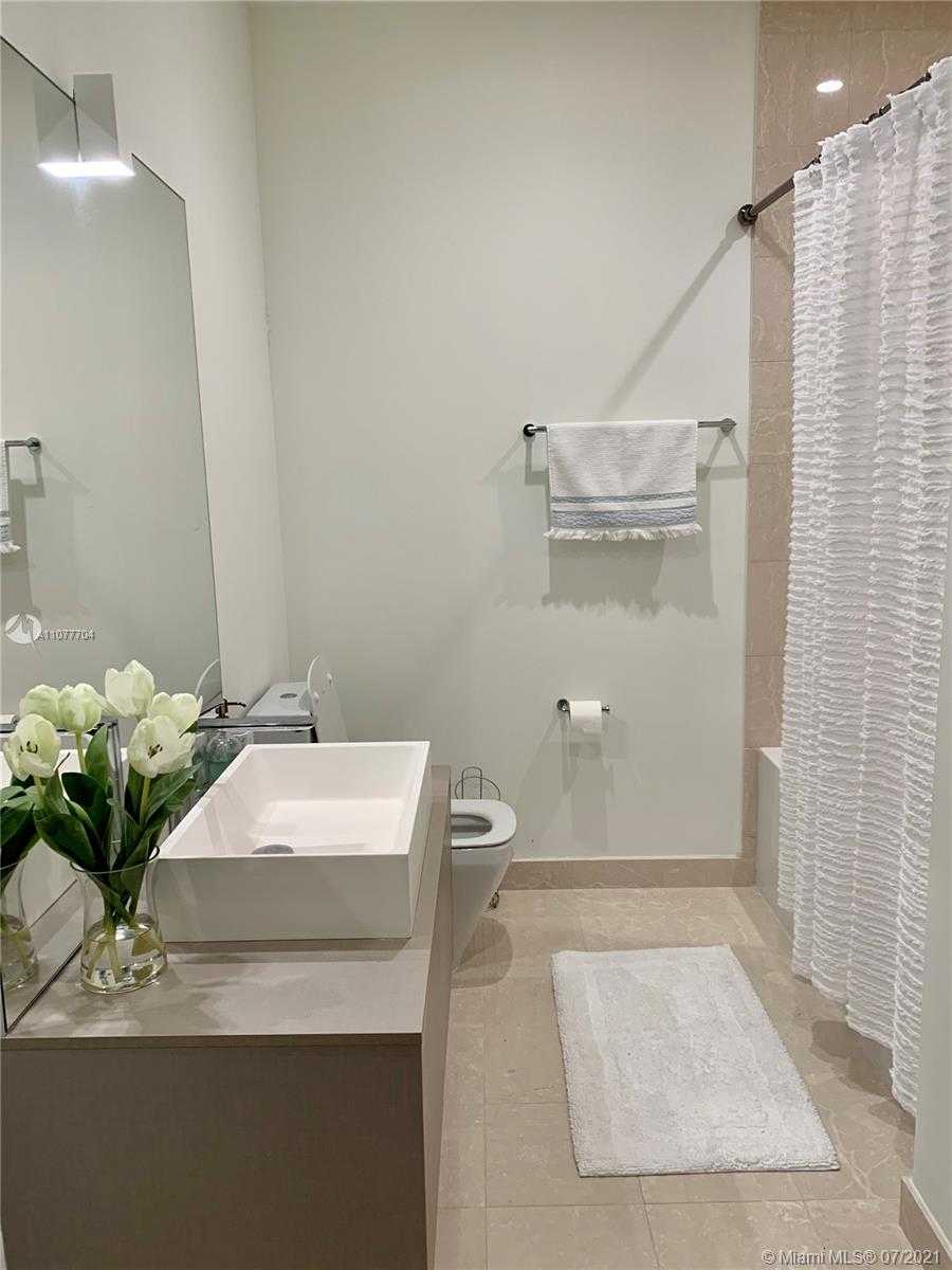 Small Image of 1000 BRICKELL PLZ #1805, Miami Number 11
