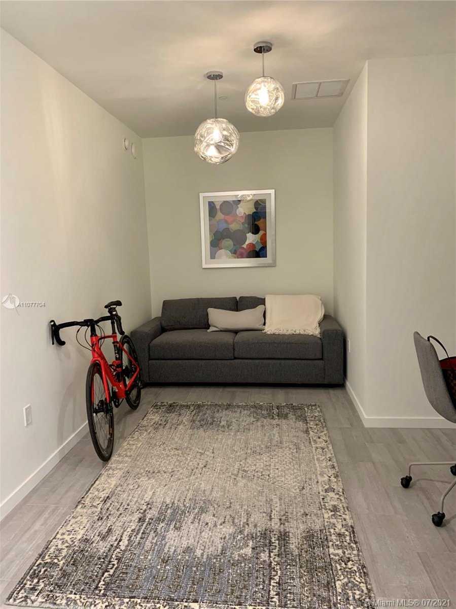 Small Image of 1000 BRICKELL PLZ #1805, Miami Number 12