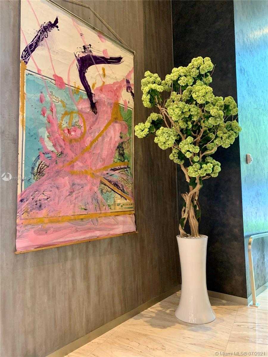 Small Image of 1000 BRICKELL PLZ #1805, Miami Number 18