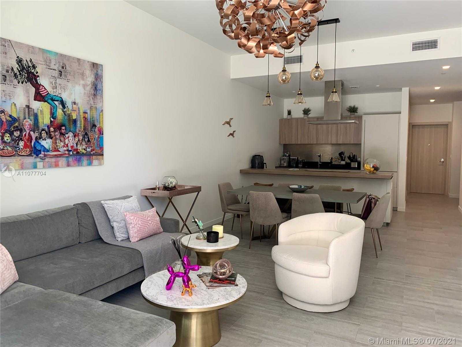 Small Image of 1000 BRICKELL PLZ #1805, Miami Number 2