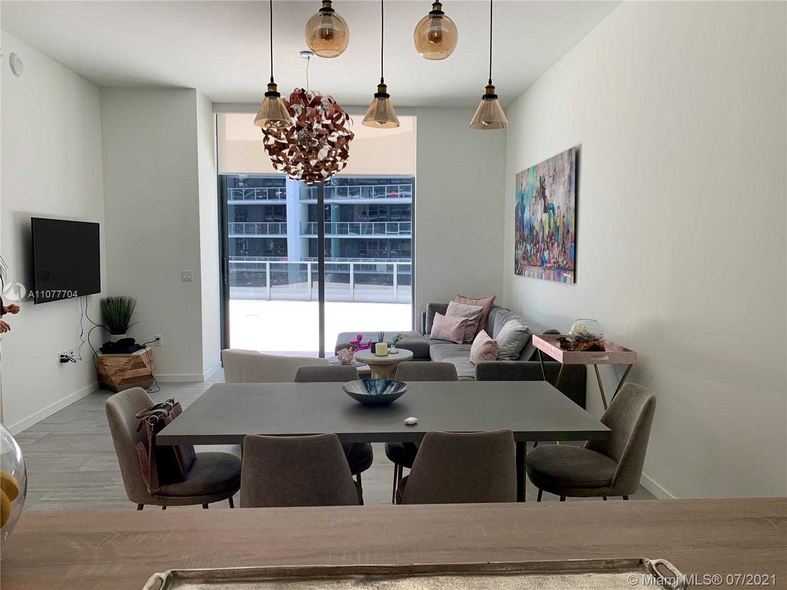 Small Image of 1000 BRICKELL PLZ #1805, Miami Number 3