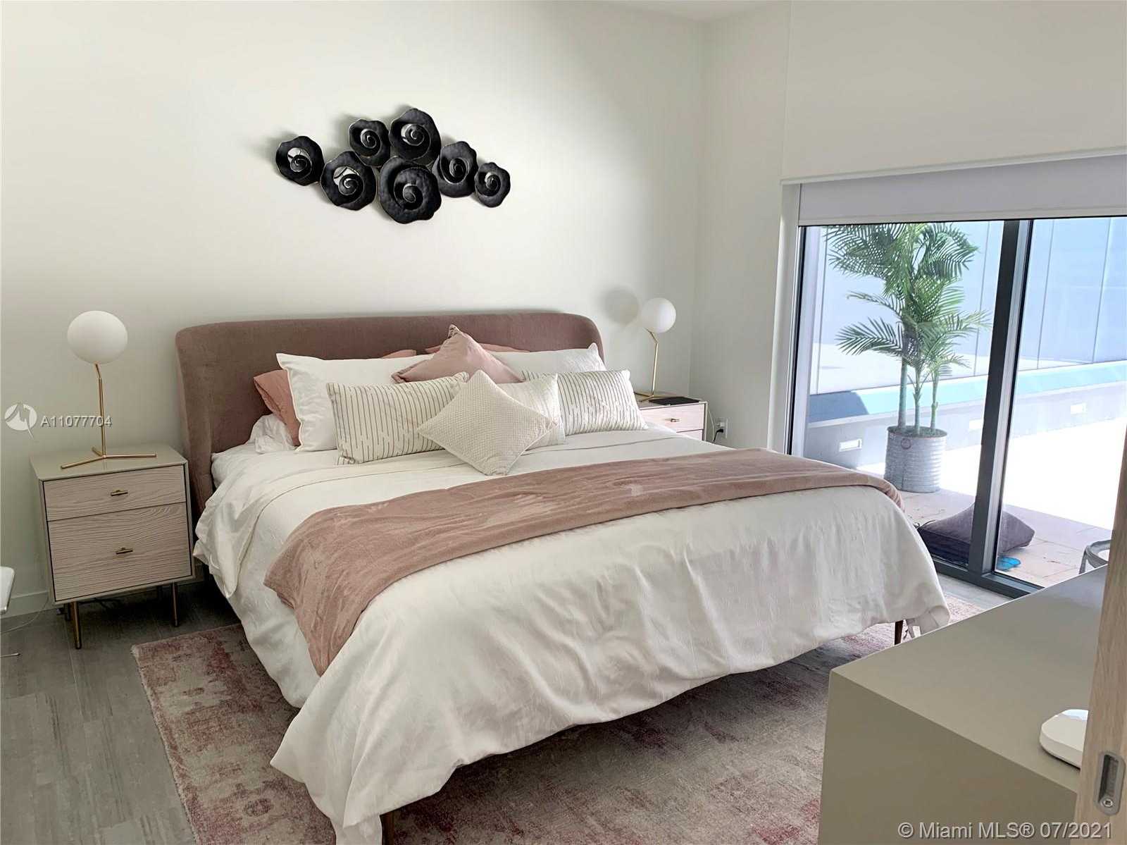 Small Image of 1000 BRICKELL PLZ #1805, Miami Number 7