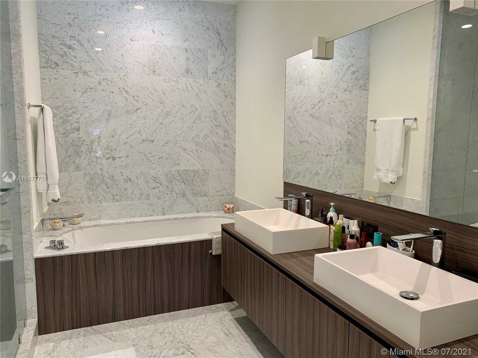 Small Image of 1000 BRICKELL PLZ #1805, Miami Number 8
