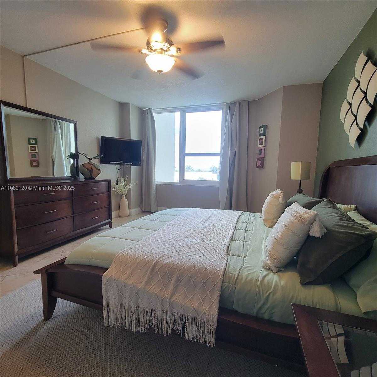 Small Image of 3505 SOUTH OCEAN DR #407, Hollywood Number 13
