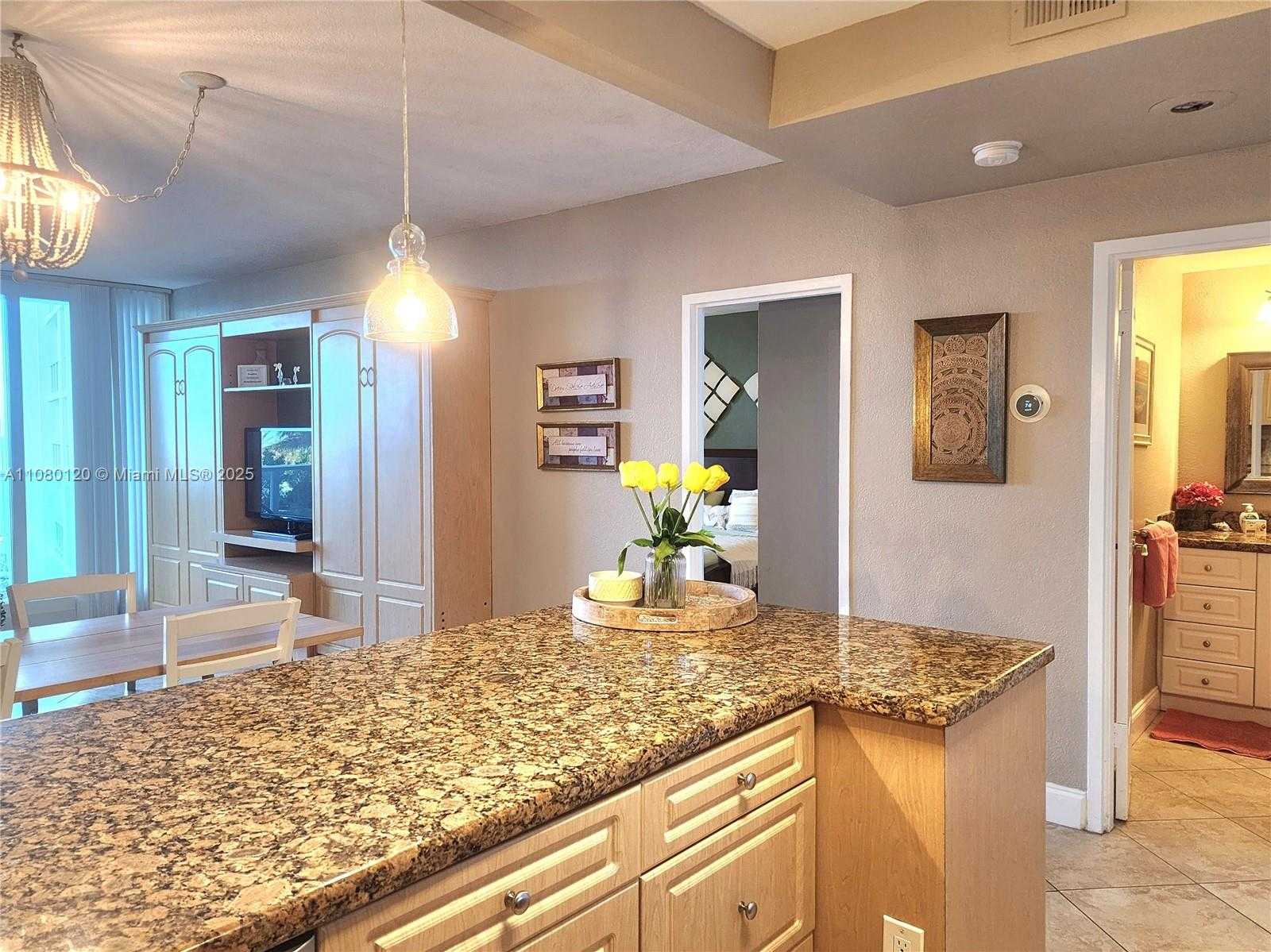 Small Image of 3505 SOUTH OCEAN DR #407, Hollywood Number 5