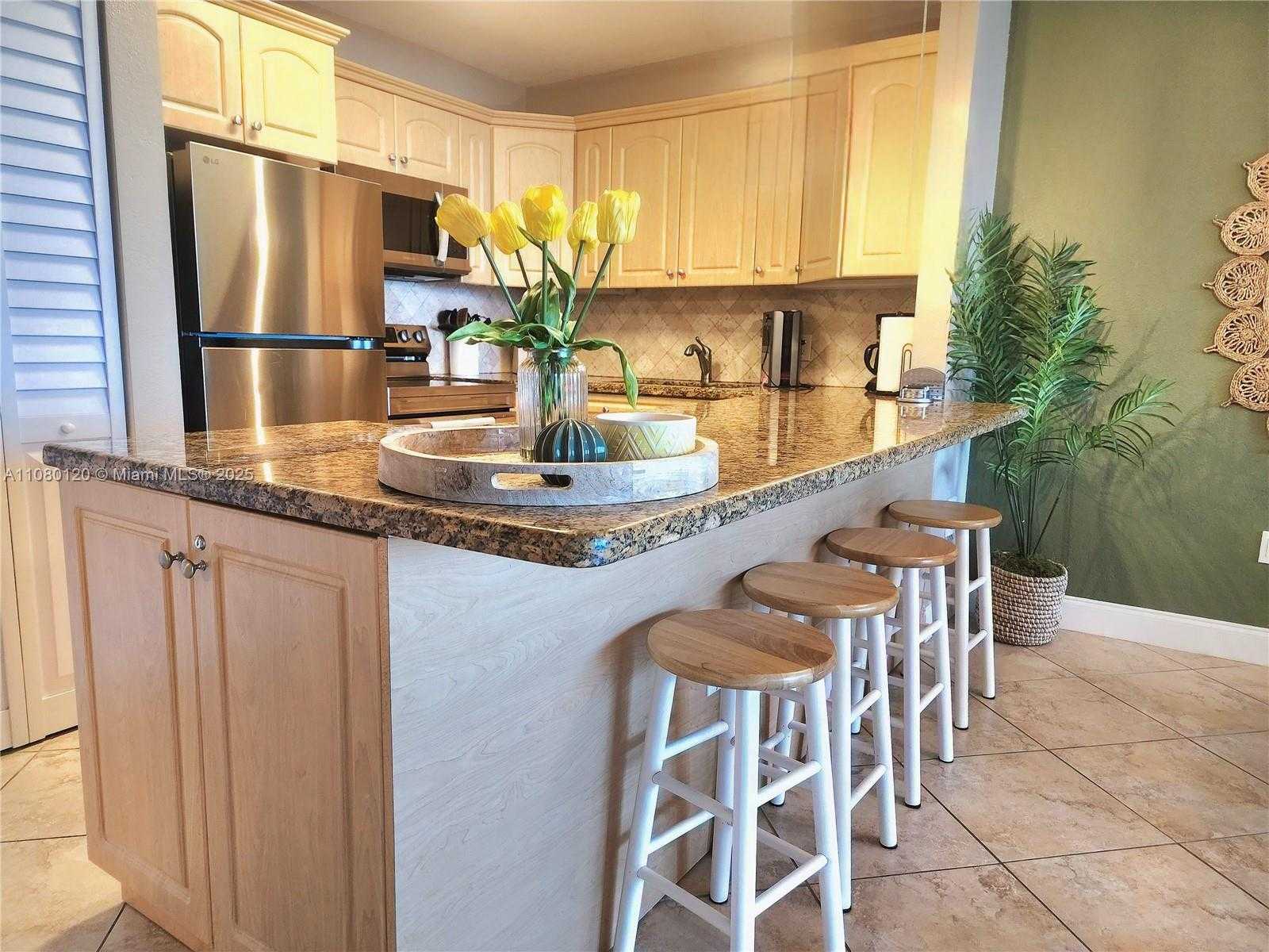 Small Image of 3505 SOUTH OCEAN DR #407, Hollywood Number 6