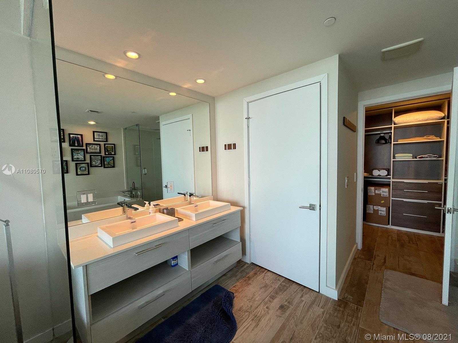 Small Image of 650 NORTH EAST 32ND ST #3005, Miami Number 12